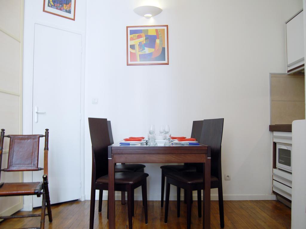 Apartment Louvre Paris Chambre photo